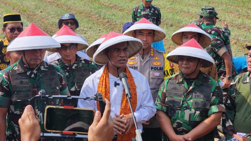 Kementan bersama TNI AD dalam Memperkuat Penyediaan Pangan dan Mengendalikan Inflasi di Tengah Ancaman